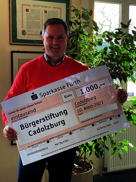 Spendenscheck für die Bürgerstiftung Cadolzburg - 1. Bürgermeister Bernd Obst